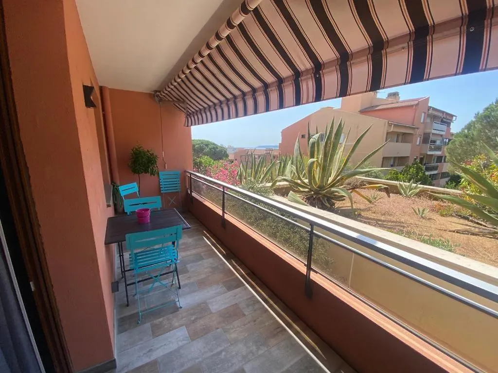 Apartment Appartement Vue Mer Avec Place De Parking Privee Sainte-Maxime